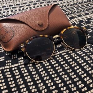 Ray Ban Tortoise Clubround Classic Sunglasses
